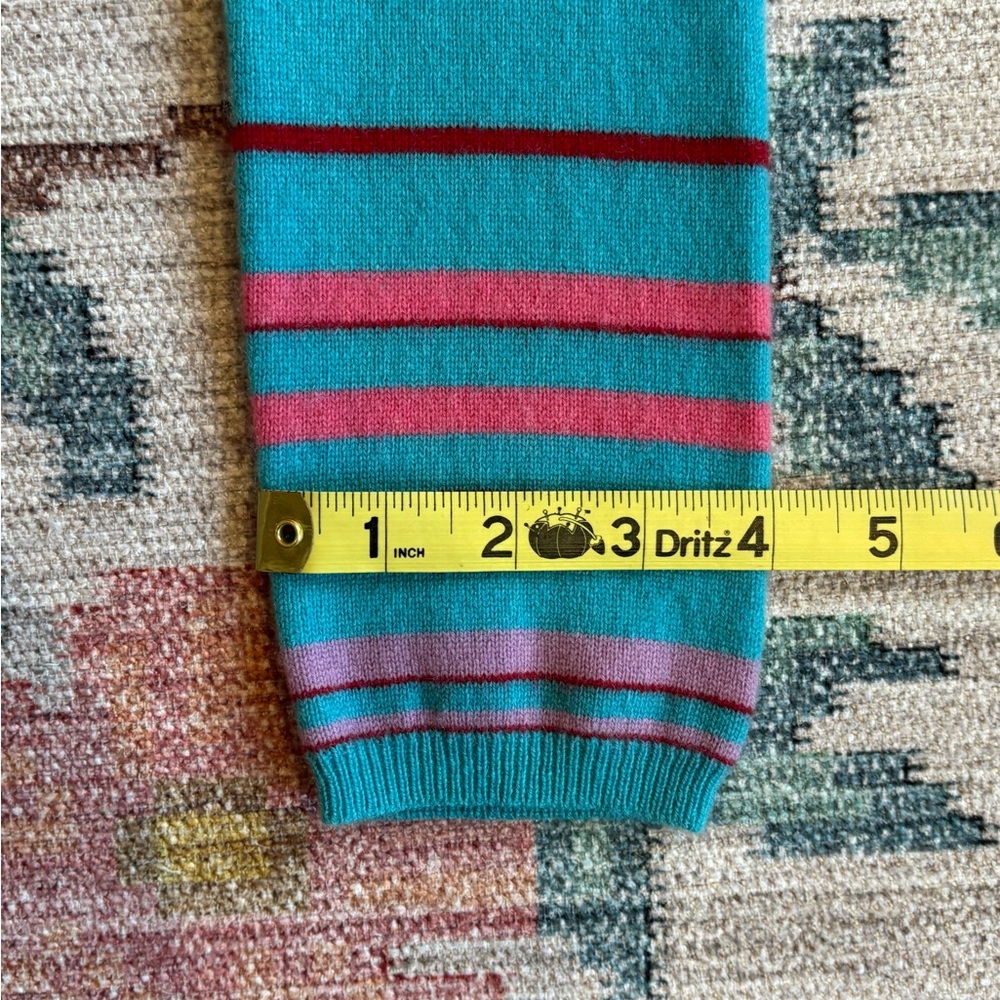 Beautiful Cashmere Floral Teal Sweater - Picture 9 of 11